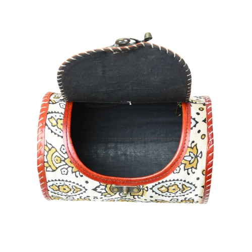 Bagelica Handcrafted Patterned Leather Barrel Bag - Image 3
